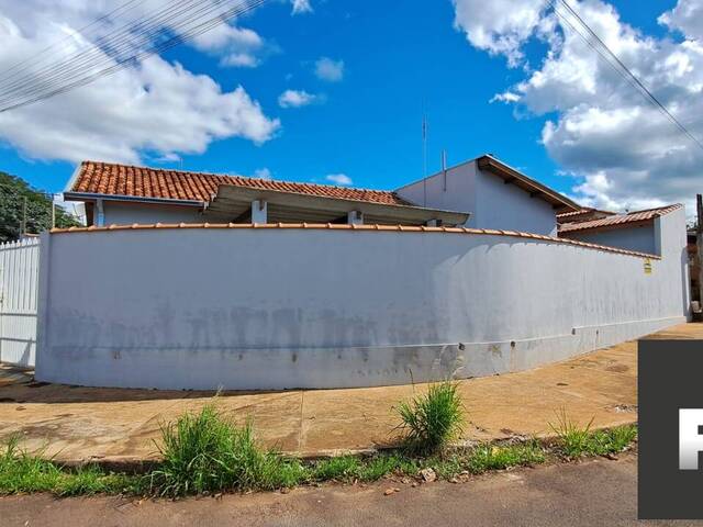 #438 - Casa para Venda em Piraju - SP - 2