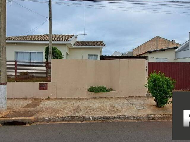 #439 - Casa para Venda em Piraju - SP - 2